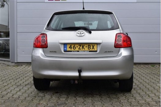 Toyota Auris - 1.6-16V Sol - 1