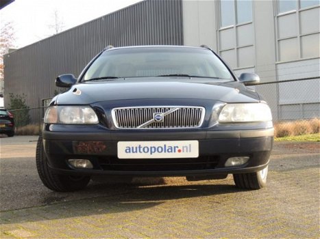 Volvo V70 - 2.4T 200pk Aut. Volledig onderh/Leder/Trekhaak - 1