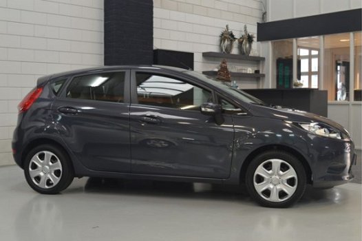 Ford Fiesta - 1.25 Limited // 68.000 km // AIRCO // TREKHAAK // - 1