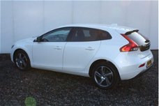 Volvo V40 - 2.0 D2 Kinetic | Airco | Navigatie | Stoelverwarming | Donkere ramen achter | Camera ach