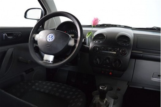 Volkswagen New Beetle - 2.0 Highline | airco | - 1