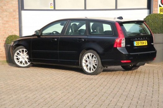 Volvo V50 - 1.6 D2 S/S Limited Ed. Navigatie, Trekhaak - 1