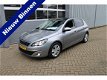 Peugeot 308 - 1.2 PureTech Blue Lease Executive Navigatie Panoramadak Led Trekhaak - 1 - Thumbnail