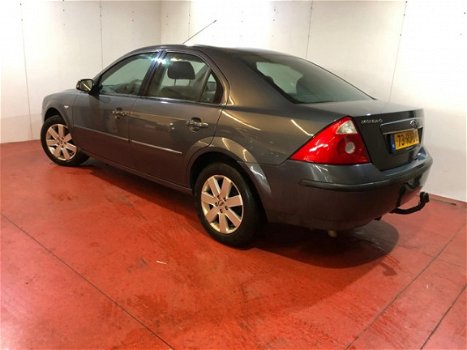 Ford Mondeo - 1.8-16V Futura - 1