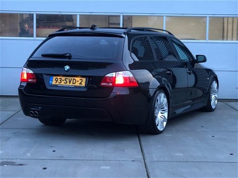 BMW 5-serie Touring - 530d High Executive / M Pakket /+ 300 PK / XENON / Panoramadak/Comfortzetels - 1