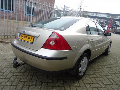 Ford Mondeo - 1.8-16V Futura - 1