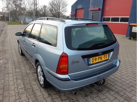 Ford Focus Wagon - 1.6-16V Futura Leder Inter - 1