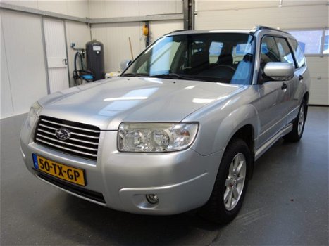 Subaru Forester - 2.0 X AWD Comfort Pack RIEM VERV. CRUISE C. CLIMATE C - 1