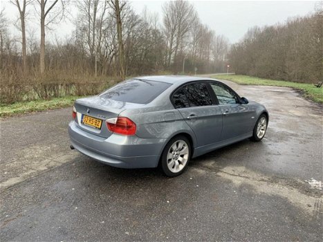 BMW 3-serie - 320i Dynamic Executive AIRCO 2005 Nieuwstaat - 1