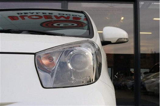 Toyota iQ - 1.0 VVTi Aspiration - 1