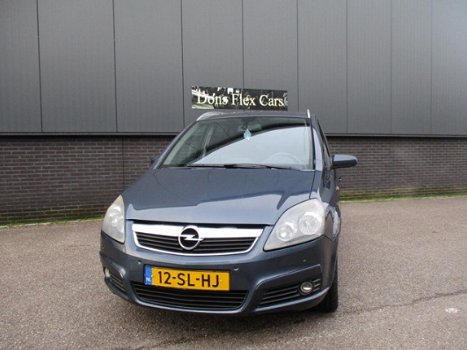 Opel Zafira - 2.2 Executive 7 PERSOONS - 1