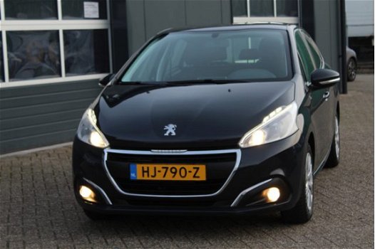 Peugeot 208 - 1.2 PureTech Blue (82pk) 5-drs/ Navi/ Airco/ Cruise/ Elek. pakket/ Bluetooth/ Isofix/ - 1