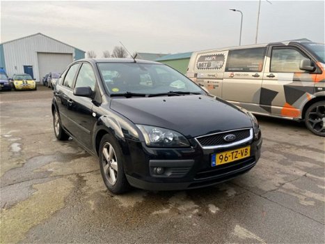 Ford Focus - 1.6-16V Futura - 1