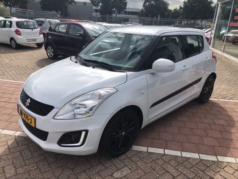 Suzuki Swift - 1.2 Bandit EASSS 5-deurs, lichtmetalen velgen, cruise control, airco BTW auto - 1