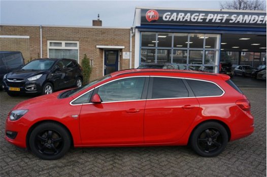 Opel Astra Sports Tourer - 1.4 Turbo Sport + xenon, stoelverw., trekhaak, navi, zeer nette auto - 1