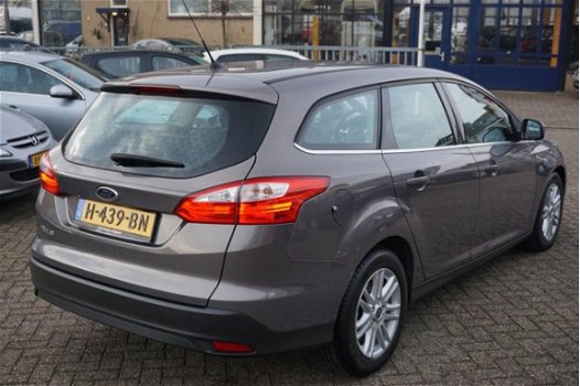 Ford Focus Wagon - 1.6 TI-VCT Titanium xenon, stoelverw., camera, navi, zeer nette auto - 1