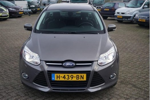 Ford Focus Wagon - 1.6 TI-VCT Titanium xenon, stoelverw., camera, navi, zeer nette auto - 1