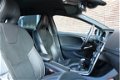 Volvo V40 - 2.0 D4 190PK R-Design - 1 - Thumbnail