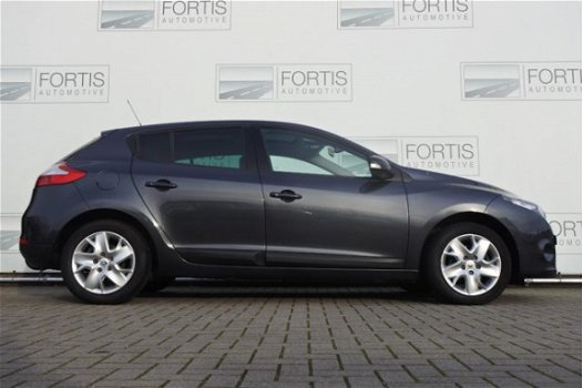 Renault Mégane - 1.5 dCi Parisienne Airco/ Panodak/ Trekhaak - 1