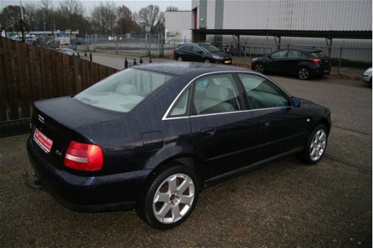 Audi A4 - 2.4 V6 Advance airco - 1