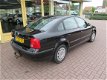 Volkswagen Passat - 1.9 TDI Trendline - 1 - Thumbnail