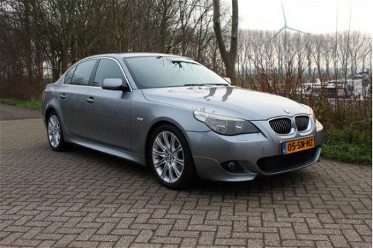 BMW 5-serie - 525d Business *Leer *Navi - 1