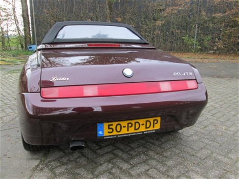 Alfa Romeo Spider - 2.0 JTS Rosso Brunelli - 1