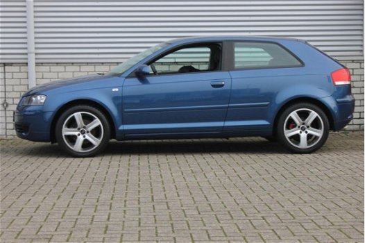 Audi A3 - 1.6 FSI Attraction | CLIMATE CONTROL | CRUISE CONTROL | PARROT | LMV | NAP | - 1