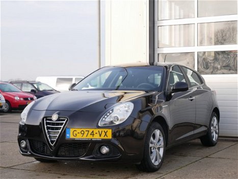 Alfa Romeo Giulietta - 1.4 T Distinctive Airco, Lmv, Elekt Pakket, Navi, Weinig Km - 1