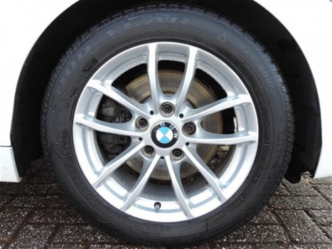 BMW 1-serie - 118i Business+ Aut. Navi Pro Xenon NL Auto Dealeronderhouden Sportstoelen Harman/Kardo - 1