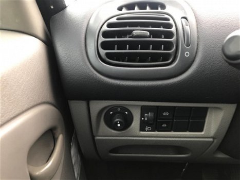 Citroën Xsara Picasso - 1.6i AIRCO I TREKHAAK I NAP - 1