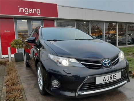 Toyota Auris - 1.8 Hybrid Aut Lease Plus| Navigatie, Panoramadak, LM-velgen, Bluetooth - 1