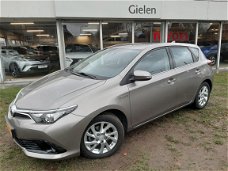 Toyota Auris - 1.8 Hybrid 136pk Dynamic | Navigatie, TSS, LM Velgen, Camera