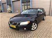 Volvo V70 - 2.0 D3 Momentum Leer, Dealer Onderhouden, Camera, NAP - 1 - Thumbnail