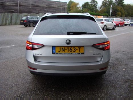 Skoda Superb Combi - 1.6 TDI Style Business Gr. Navi - Park assist - Trekhaak - 1