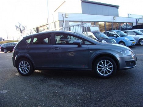 Seat Leon - 1.2 TSI Businessline PDC - Cruise - Climate - USB - Trekhaak - 1