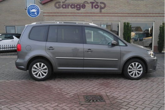 Volkswagen Touran - 1.6TDI Highline 7P NAV/PANO/CAMERA/ - 1