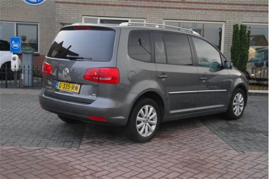 Volkswagen Touran - 1.6TDI Highline 7P NAV/PANO/CAMERA/ - 1