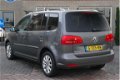 Volkswagen Touran - 1.6TDI Highline 7P NAV/PANO/CAMERA/ - 1 - Thumbnail