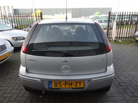 Opel Corsa - 1.2-16V Enjoy 5 deurs, nwe APK, AIRCO, 4 nwe banden, 183.387 km en rijd nog super - 1