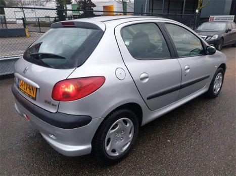 Peugeot 206 - 2.0 HDi Gentry 5-DRS/AIRCO/NAP/2003/1E Eigenaar - 1