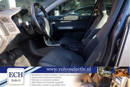 Volvo S40 - 1.8 Nieuwe koppeling, Climate Control, 16 inch - 1