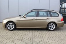 BMW 3-serie - 320I HIGH EXECUTIVE