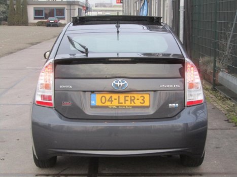 Toyota Prius - 1.8 Executive PANO/ LEER/ RADAR CC/ LED - 1