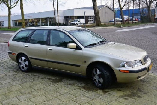 Volvo V40 - 1.8 Europa Elegance MET AIRCO en APK - 1