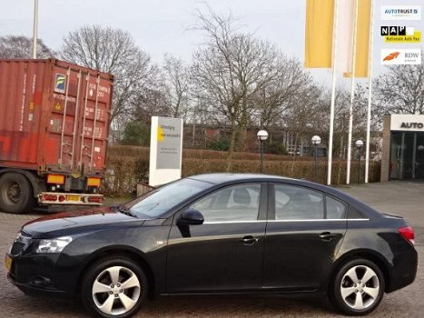 Chevrolet Cruze - 1.8 LT 1.8 LT sedan, bj.2009, zwart metallic, climate, NAP met 114286 km.en APK to - 1