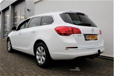 Opel Astra - S.T. 1.4 Business + Navi | PDC | Trekhaak | Navi | Cruise | PDC | Trekhaak