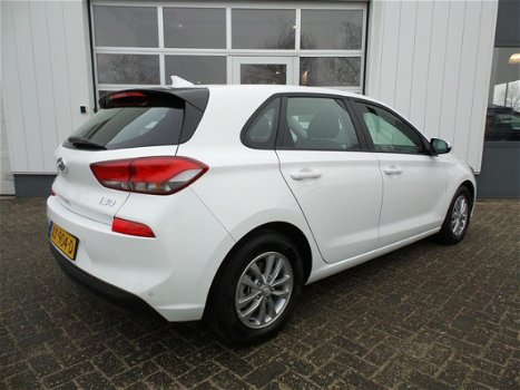 Hyundai i30 - 1.0 T-GDi 120pk Comfort | Navigatie | Lichtmetaal | Clima - 1