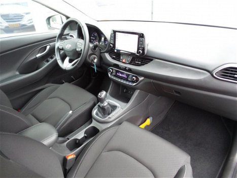 Hyundai i30 - 1.0 T-GDi 120pk Comfort | Navigatie | Lichtmetaal | Clima - 1