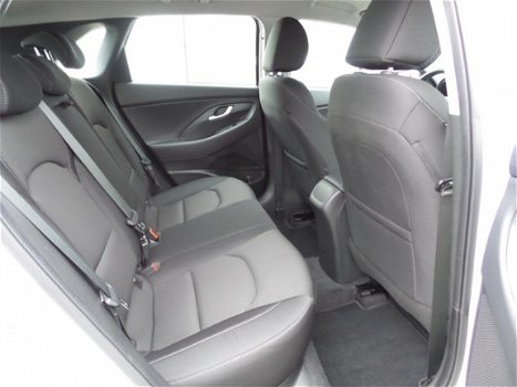 Hyundai i30 - 1.0 T-GDi 120pk Comfort | Navigatie | Lichtmetaal | Clima - 1